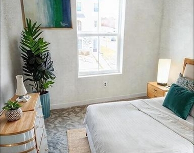 5053 Bigleaf Road - Photo Thumbnail 10