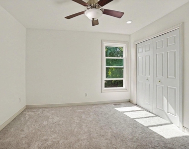 3382 Hampstead Court - Photo Thumbnail 21