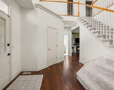 3382 Hampstead Court - Photo Thumbnail 3