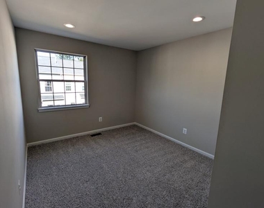 16303 Taconic Circle - Photo Thumbnail 32