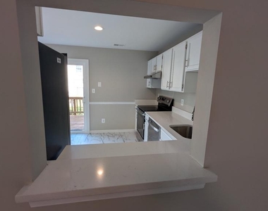 16303 Taconic Circle - Photo Thumbnail 11