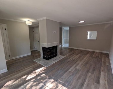 16303 Taconic Circle - Photo Thumbnail 8