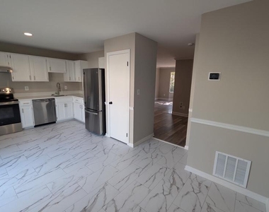16303 Taconic Circle - Photo Thumbnail 14