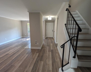 16303 Taconic Circle - Photo Thumbnail 13