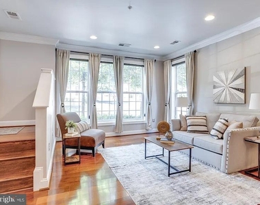2322 Merseyside Drive - Photo Thumbnail 4