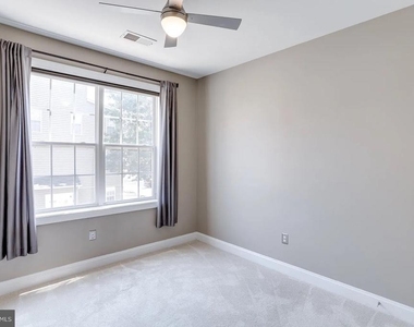 2322 Merseyside Drive - Photo Thumbnail 18