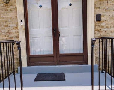 4223 Avon Drive - Photo Thumbnail 3