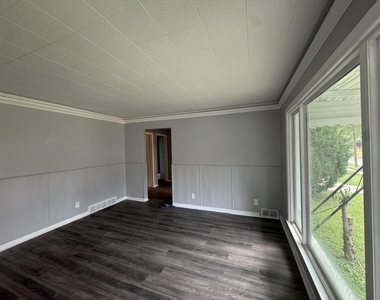 1735 Meadow Lane - Photo Thumbnail 1