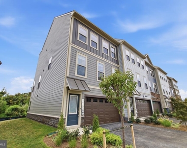 14153 Slate Street - Photo Thumbnail 2