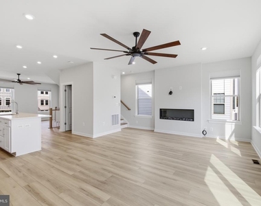 14153 Slate Street - Photo Thumbnail 5