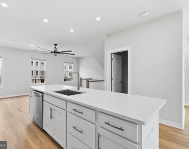14153 Slate Street - Photo Thumbnail 13