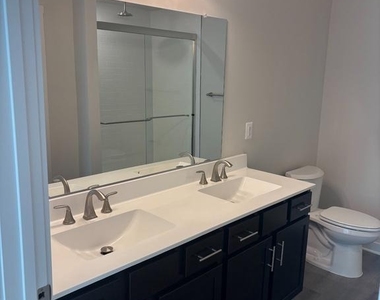 372 Baker Drive - Photo Thumbnail 4