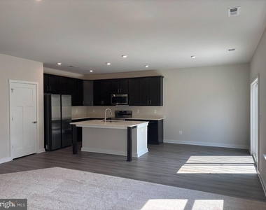 372 Baker Drive - Photo Thumbnail 6