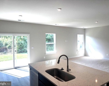 372 Baker Drive - Photo Thumbnail 3