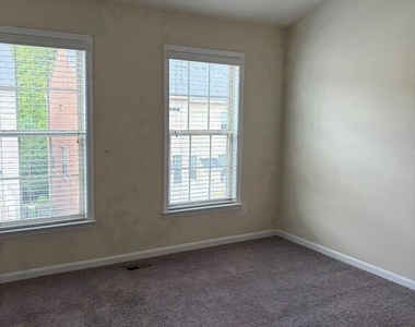 9244 Prescott Avenue - Photo Thumbnail 12