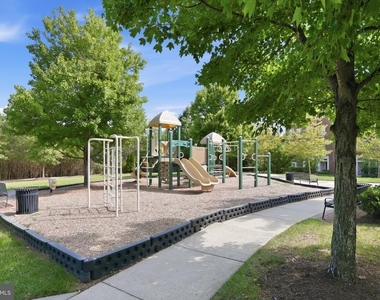 43860 Artsmith Terrace - Photo Thumbnail 25