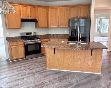 20672 Sutherlin Place - Photo Thumbnail 4