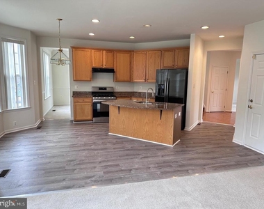 20672 Sutherlin Place - Photo Thumbnail 3