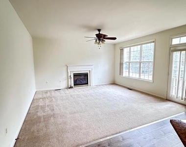 20672 Sutherlin Place - Photo Thumbnail 5