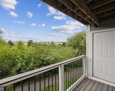 20590 Cornstalk Terrace - Photo Thumbnail 16