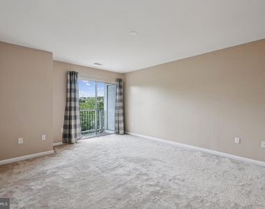 20590 Cornstalk Terrace - Photo Thumbnail 14