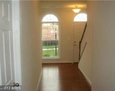 1709 Taymount Terrace Ne - Photo Thumbnail 2