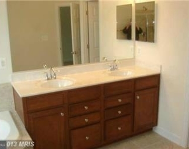 1709 Taymount Terrace Ne - Photo Thumbnail 21
