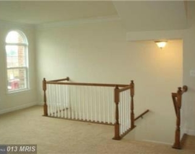 1709 Taymount Terrace Ne - Photo Thumbnail 9