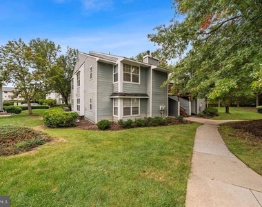 8607 Beekman Place - Photo Thumbnail 11