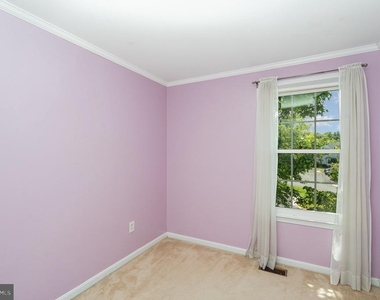 6580 Lochleigh Court - Photo Thumbnail 25