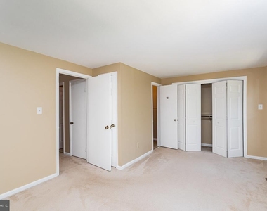 6580 Lochleigh Court - Photo Thumbnail 17