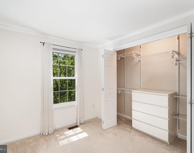 6580 Lochleigh Court - Photo Thumbnail 20