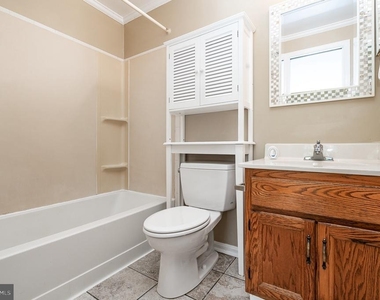 6580 Lochleigh Court - Photo Thumbnail 24