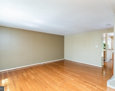 6580 Lochleigh Court - Photo Thumbnail 6