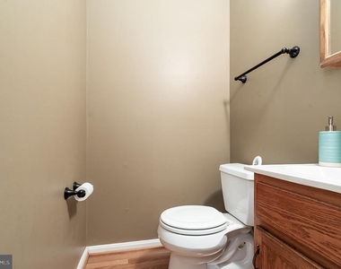 6580 Lochleigh Court - Photo Thumbnail 15