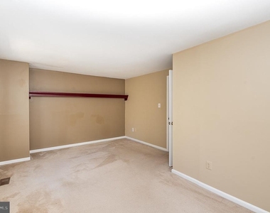 6580 Lochleigh Court - Photo Thumbnail 16
