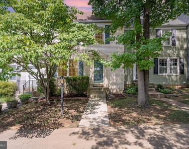 6580 Lochleigh Court - Photo Thumbnail 1