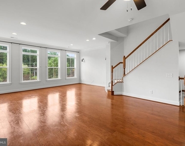 9655 Pullman Place - Photo Thumbnail 7