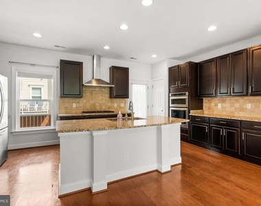 9655 Pullman Place - Photo Thumbnail 9