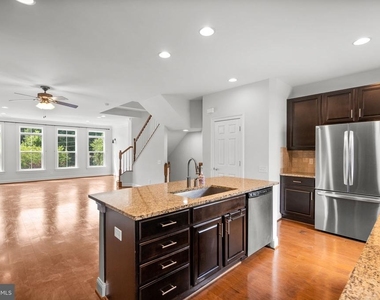 9655 Pullman Place - Photo Thumbnail 11