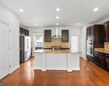 9655 Pullman Place - Photo Thumbnail 8