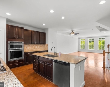 9655 Pullman Place - Photo Thumbnail 10