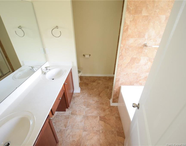 2541 Spinnaker Drive - Photo Thumbnail 9