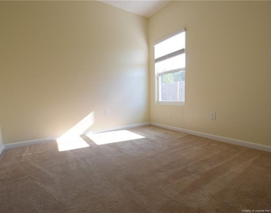 2541 Spinnaker Drive - Photo Thumbnail 14