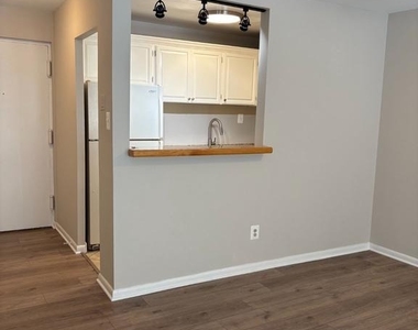 6001 Arlington Boulevard - Photo Thumbnail 4