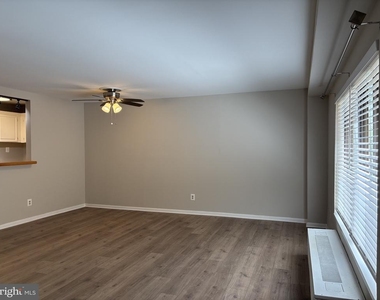 6001 Arlington Boulevard - Photo Thumbnail 6