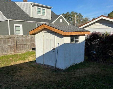 1705 N Pine Street - Photo Thumbnail 16