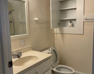 1705 N Pine Street - Photo Thumbnail 12