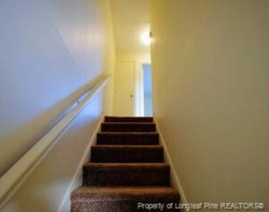 421 Kirkcaldy Court - Photo Thumbnail 7
