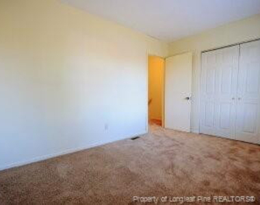 421 Kirkcaldy Court - Photo Thumbnail 13